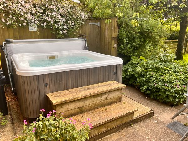 Caldbeck self catering holiday cottage for 4 with hot tub: Woodpecker Cottage, Wigton, Cumbria7