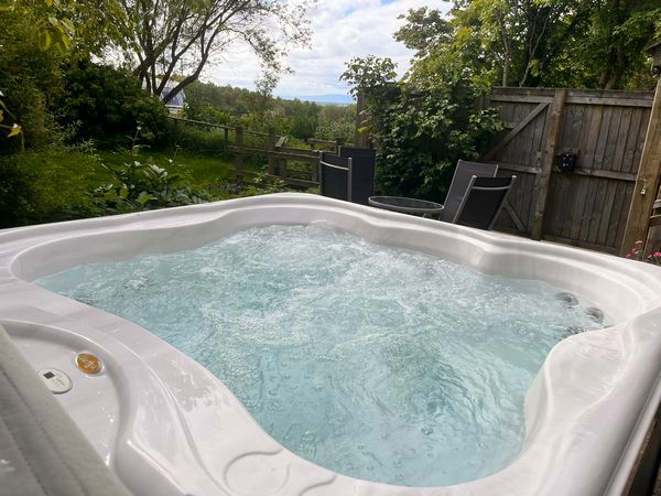 Caldbeck self catering holiday cottage for 4 with hot tub: Woodpecker Cottage, Wigton, Cumbria13
