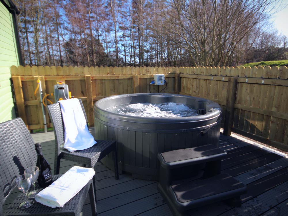 Luxury glamping with hot tub in Caldbeck, North Lakes, Cumbria0