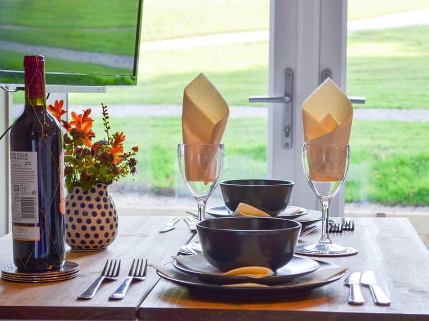 Wooden glamping lodge for 4 with hot tub in Caldbeck, North Lakes, Cumbria, Lake District6