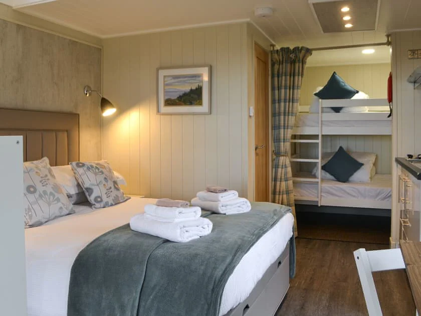 Wooden glamping lodge for 4  with hot tub in Caldbeck, North Lakes, Cumbria, Lake District, Accomodation3
