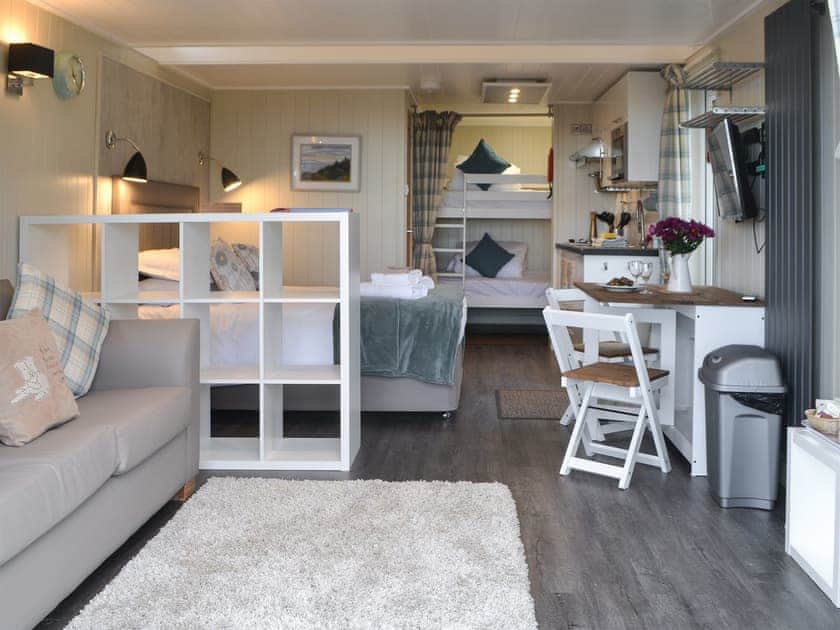 Wooden glamping lodge for 4  with hot tub in Caldbeck, North Lakes, Cumbria, Lake District, Accomodation6