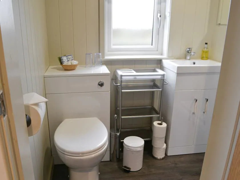 Wooden glamping lodge for 4  with hot tub in Caldbeck, North Lakes, Cumbria, Lake District, Accomodation7