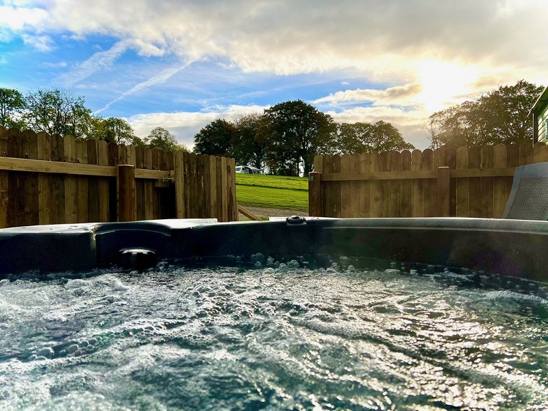 Luxury glamping with hot tub in Caldbeck, North Lakes, Cumbria0